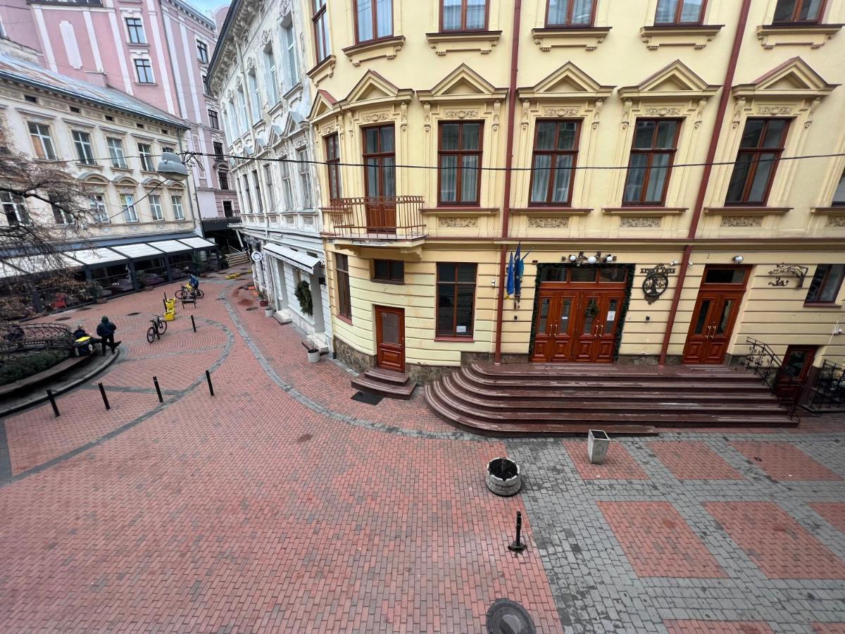 Апартаменти В Самому Центрі Львова В Проїзді Крива Липа Екстериор снимка