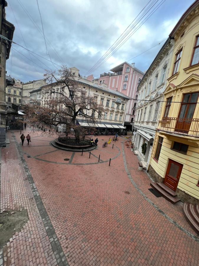 Апартаменти В Самому Центрі Львова В Проїзді Крива Липа Екстериор снимка